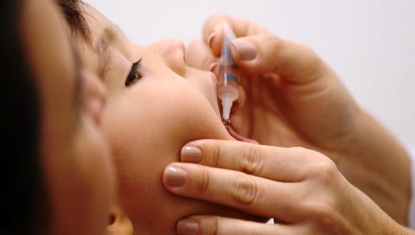 POLIOMIELITE: Entenda os riscos de não vacinar as crianças